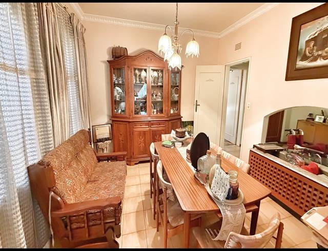 5 BEDROOM HOUSE FOR SALE IN THE HILL